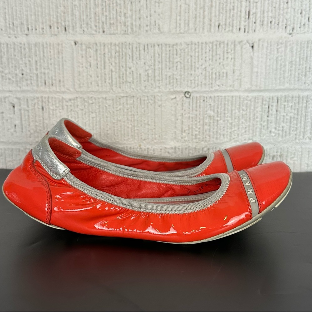 Prada Buffalo Lux Orange Silver Patent Leather Scrunch Ballet Flats Size 36 - Picture 4 of 16